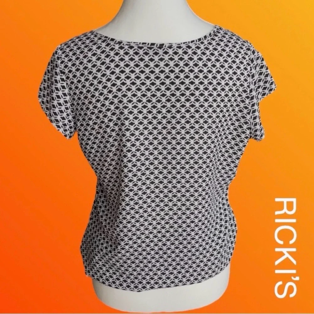 Ricky’s Monochrome Patterned Blouse - Picture 5 of 11